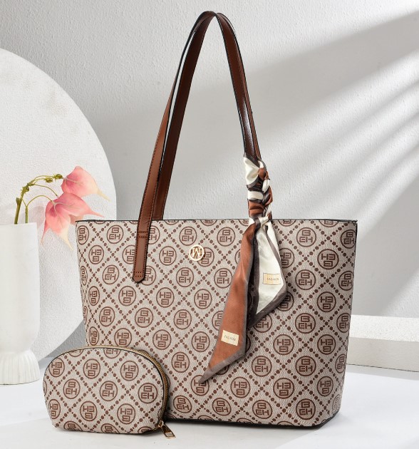 Classic Printed Tote with Pouch